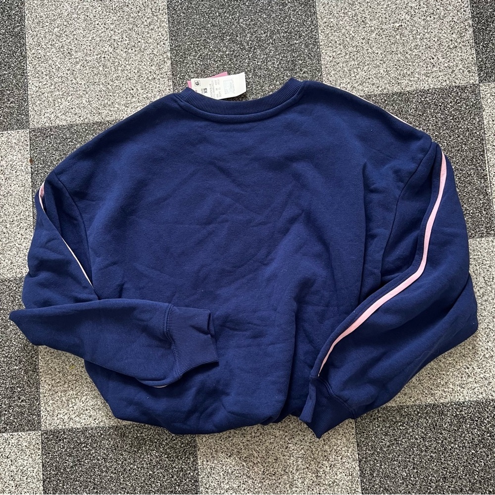 NWT Sanrio Navy Crew Neck Sweater with Hello Kitty Graphic XS - Picture 8 of 8